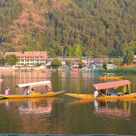 New Alexandra Houseboats Srīnagar Exterior foto